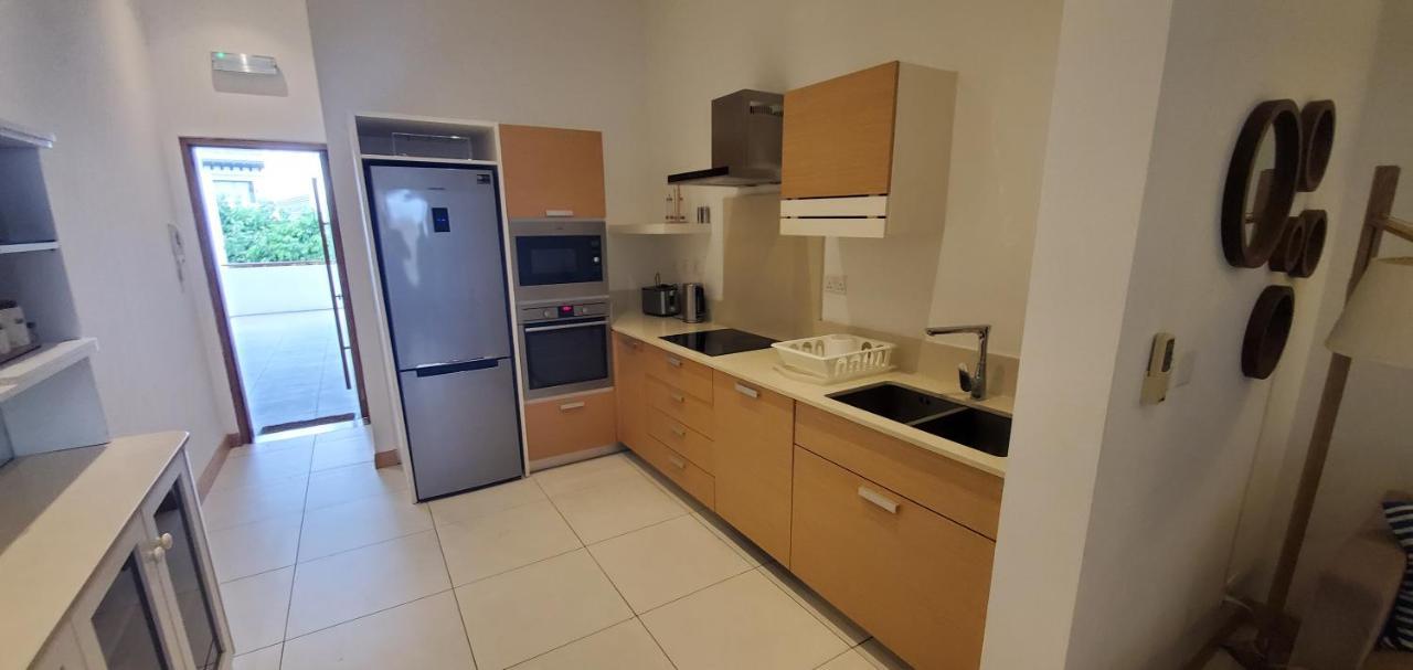 Special Offer Prime Seafront Apartment In Latitude, Black River 100 Mbps Fast Internet Connection Rivière Noire Eksteriør bilde